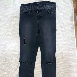 Black skinny jeans size 27
